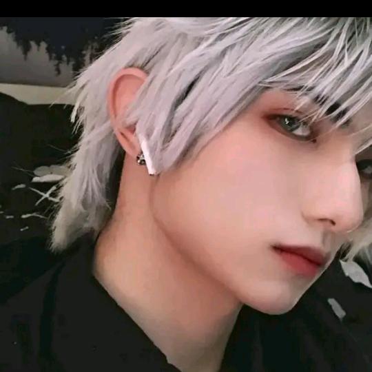 从漫画里的走出来的男孩儿