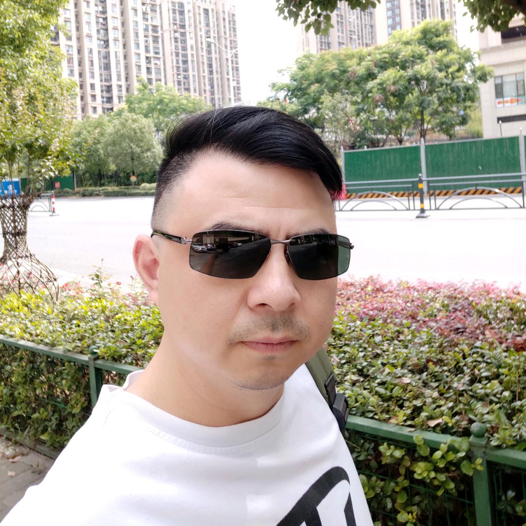 在梦与现实中游走