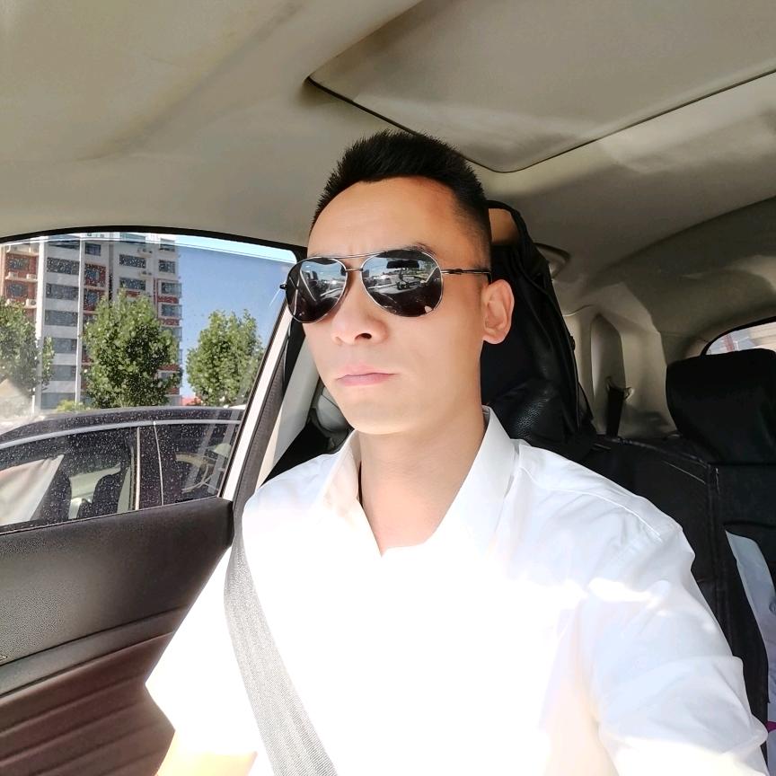 庞鹤 打桩机租赁施工