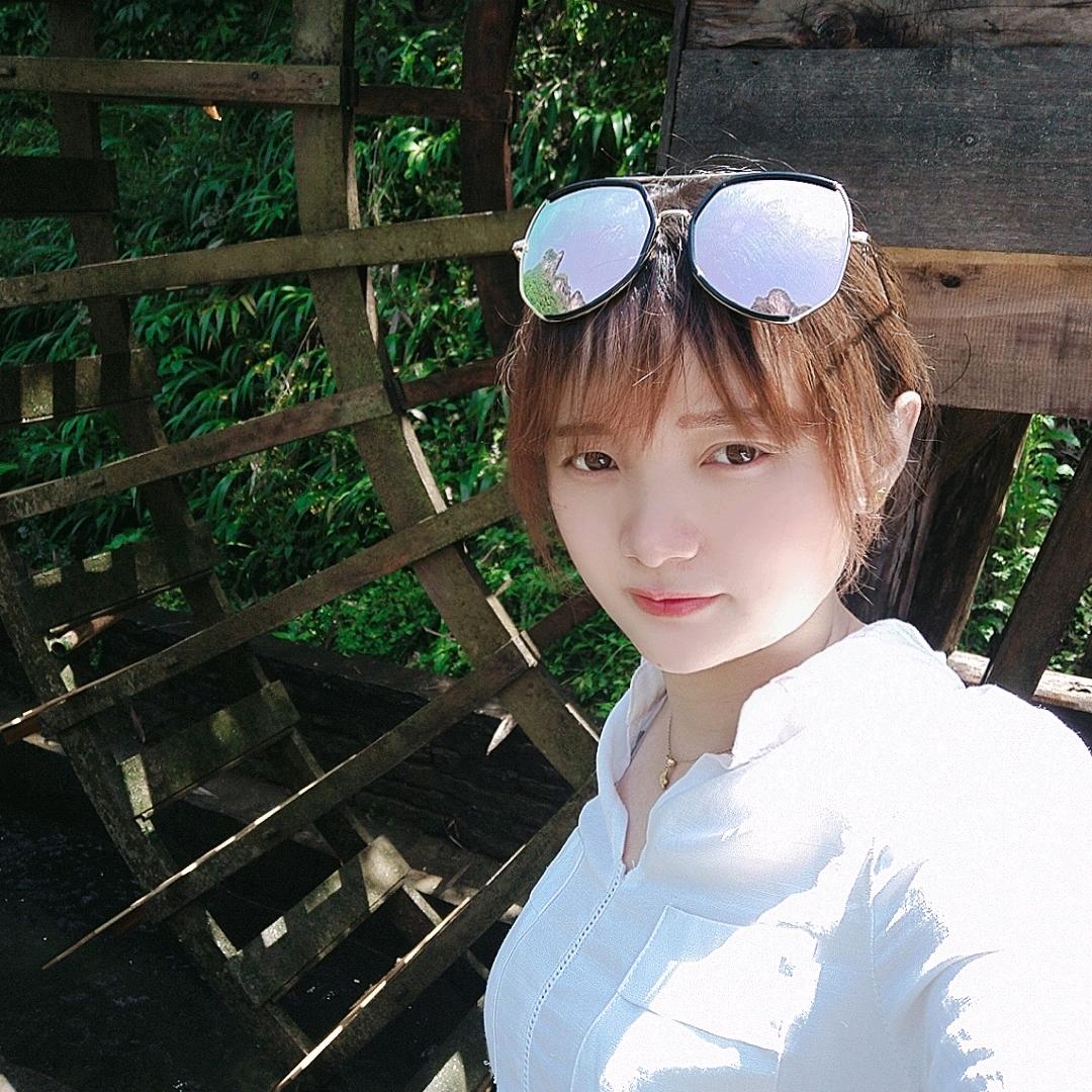 英💋子