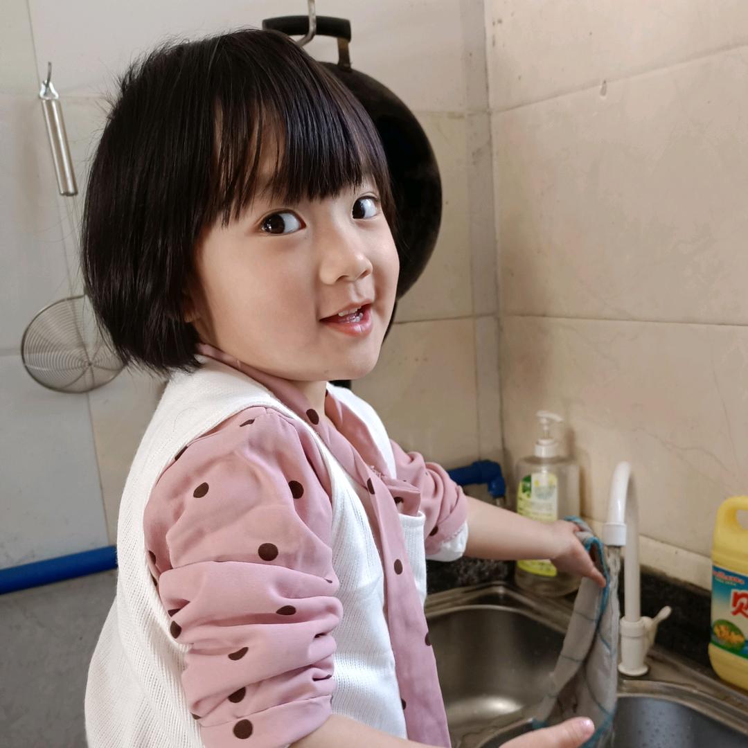 小鬼婷和鸟萨奇小瓜瓜，是好朋友