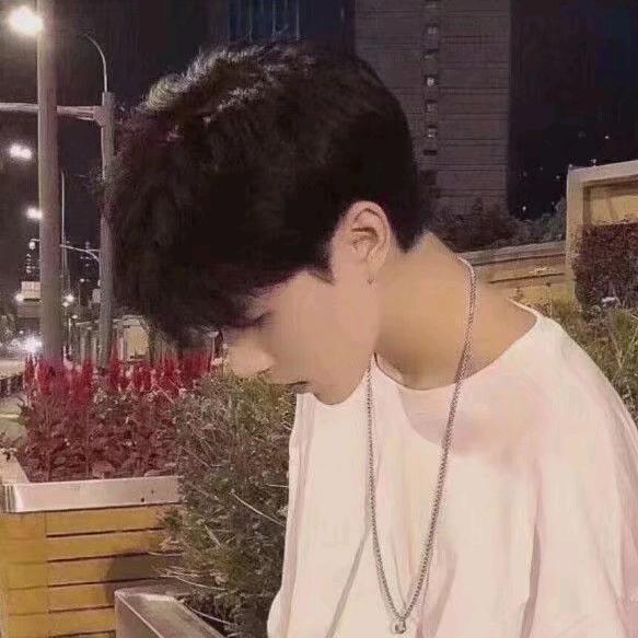 ꧁༺不爱吃香菜༻꧂