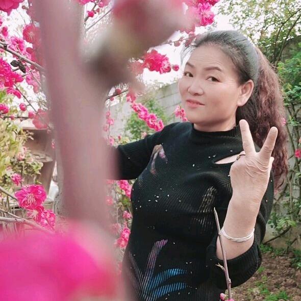 小翠，爱唱歌