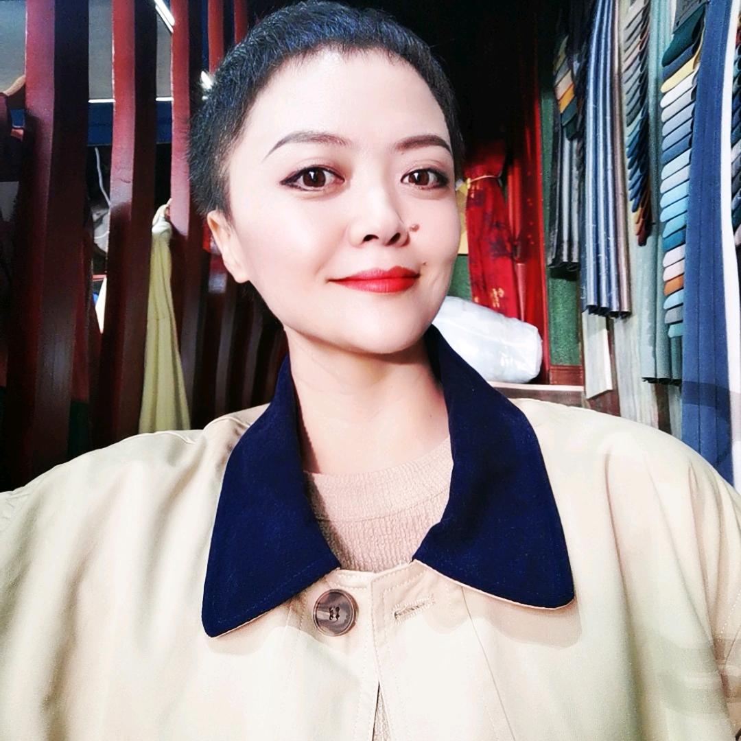 隆化步行街黑牌子杭州货批发店