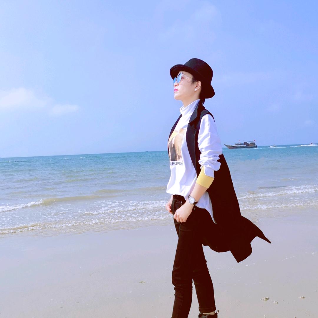 小羅羅(仫佬姑娘）