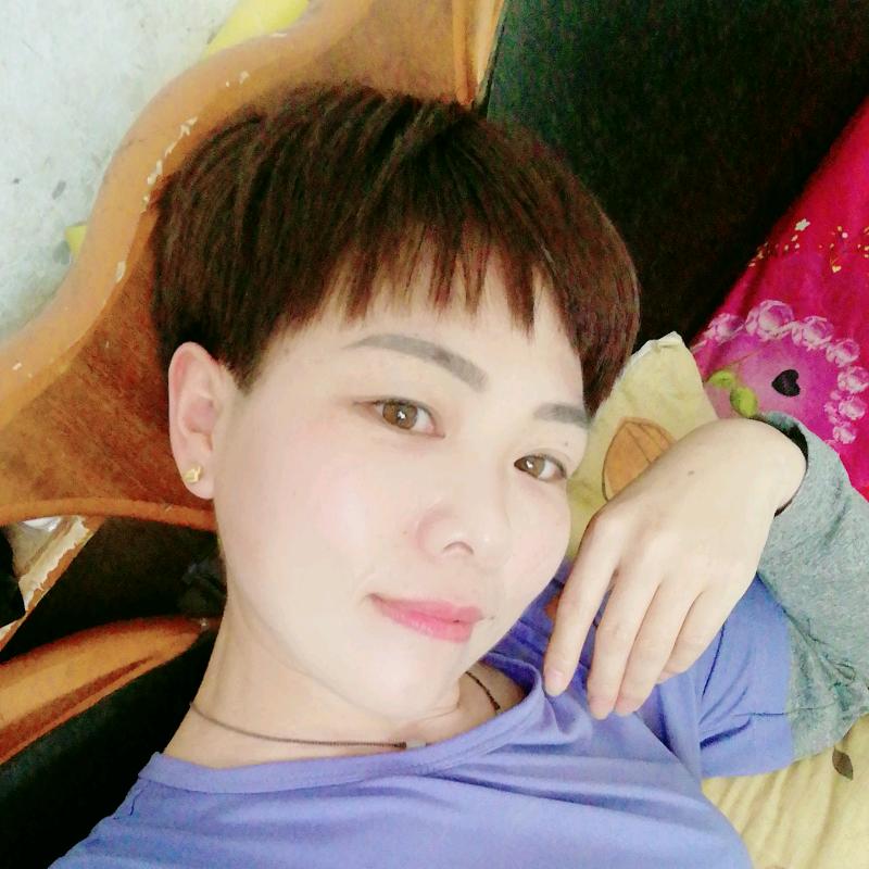 王艳顶天立地。