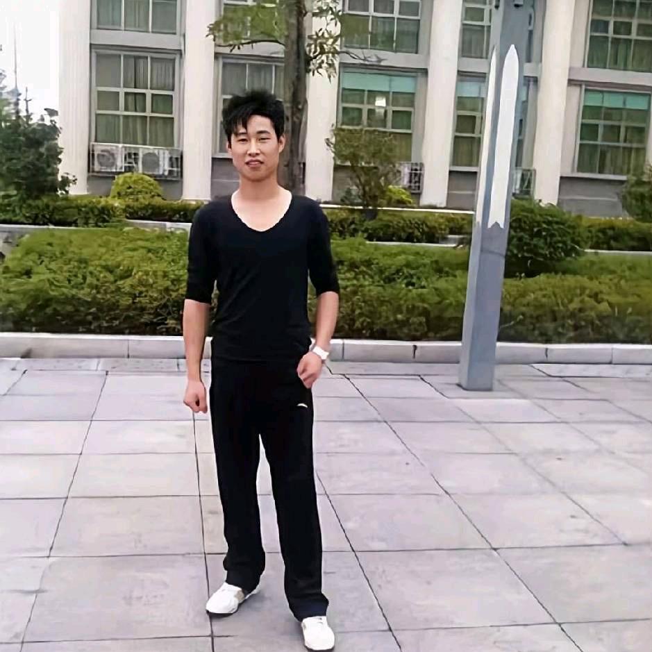 阿龙