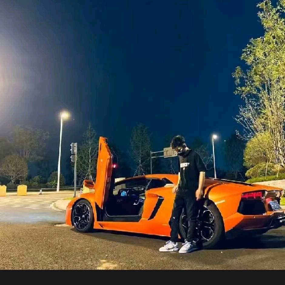 小铭总卖理查德米勒