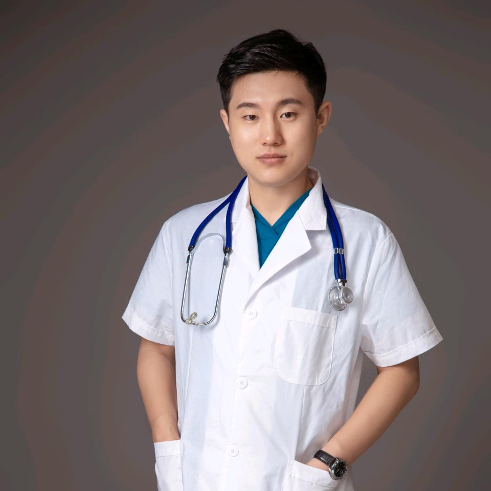 消化内科医生任威瑞