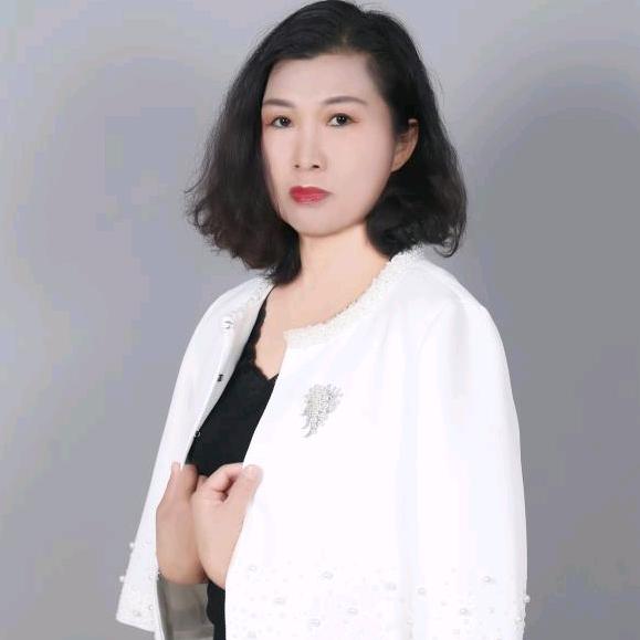 赤峰区曲洪欣美容院