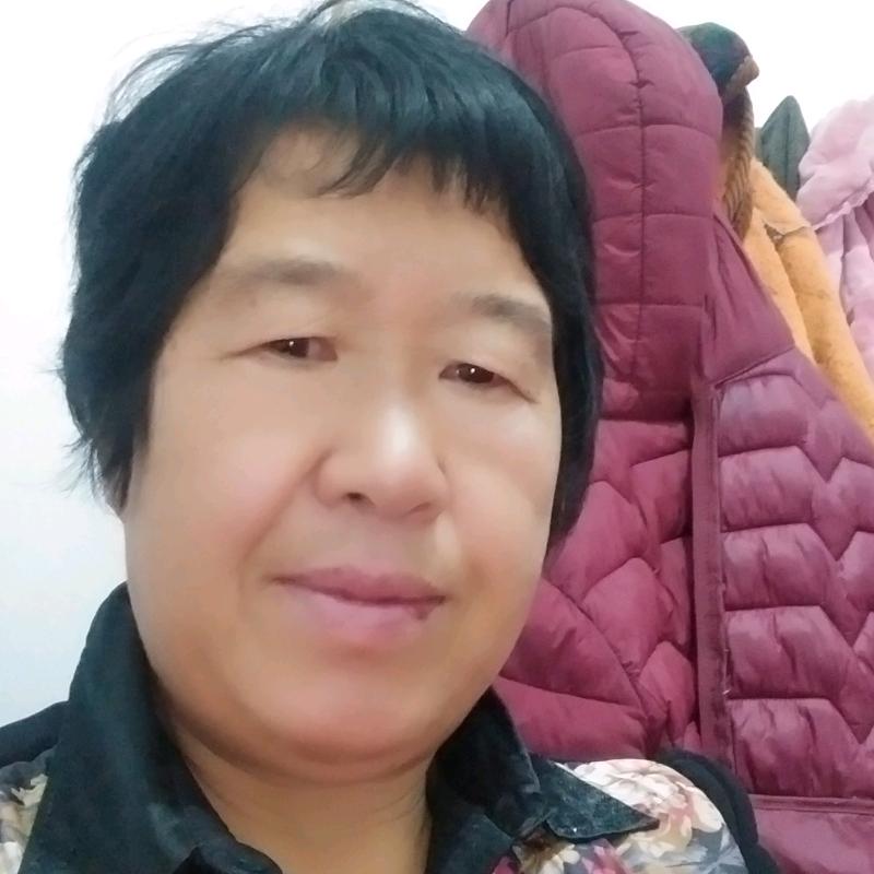 爱高兴的老太太