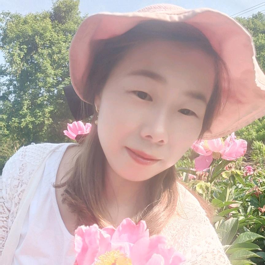 90后育婴师小代