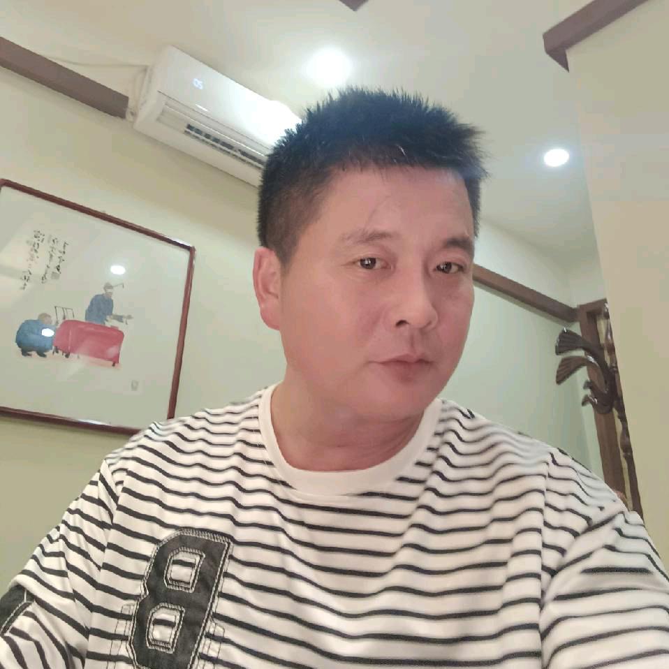 六块腹肌的男人