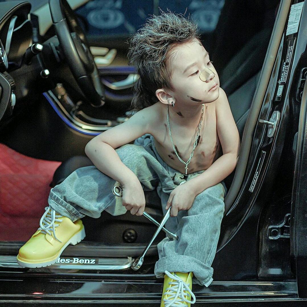 ♚明少