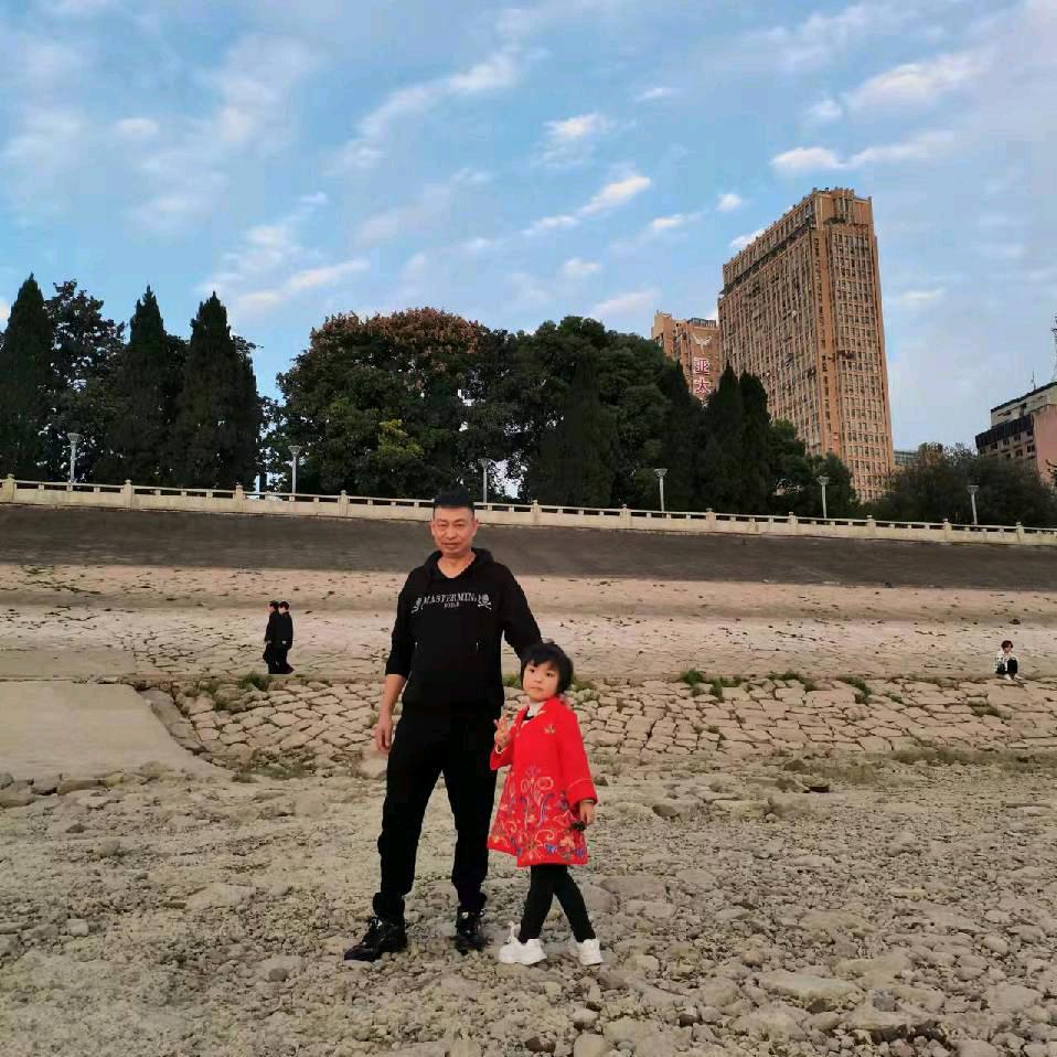 用户4127296506842拼博