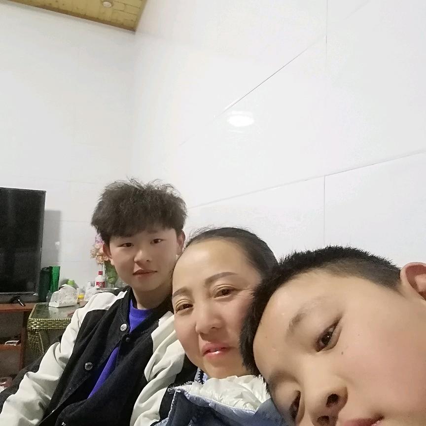 水河黎二姐山庄