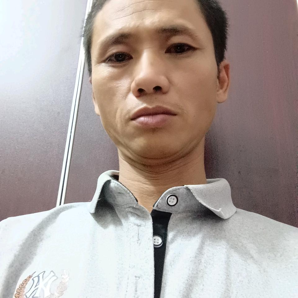 ，江