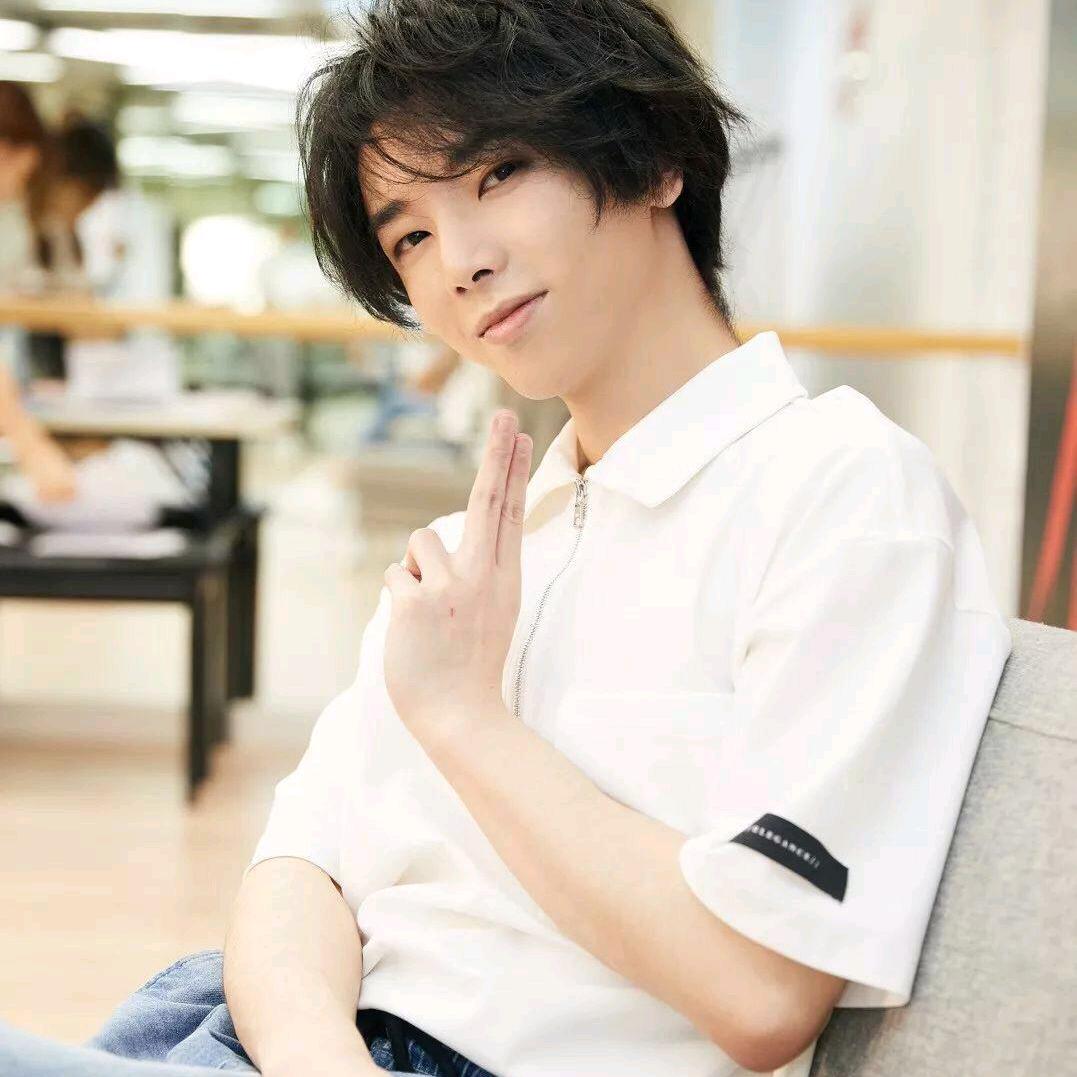 华晨宇家的玖璃