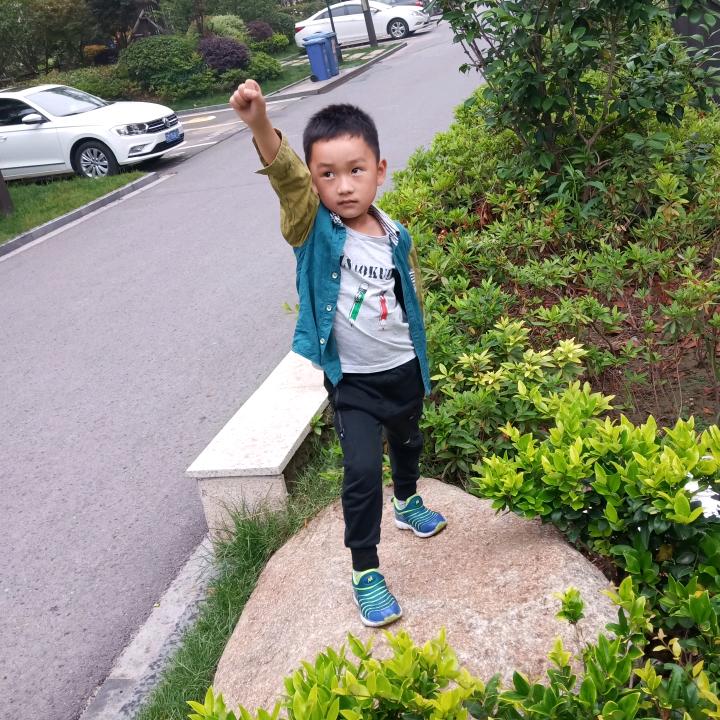 (((^-^)))小五哥(((^-^))