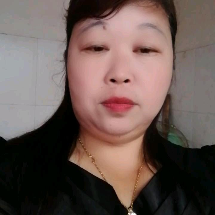 春霞。y