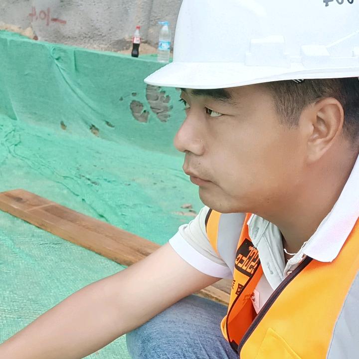 伤感丶巩固不改