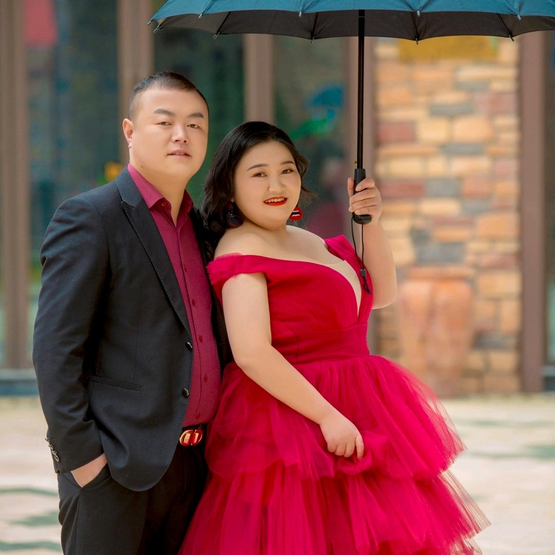 荣哥（索图大舞台电商）