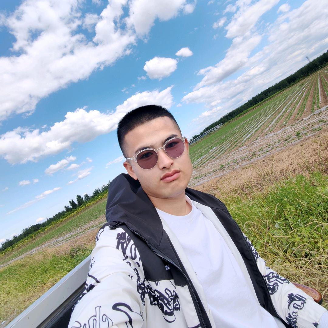 爱唱歌的小哥哥