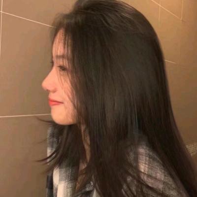 李妹优选百货在橱窗