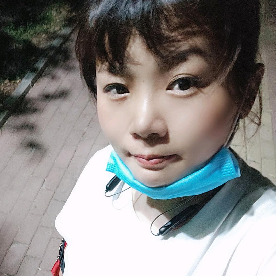 修手机的小阿姨