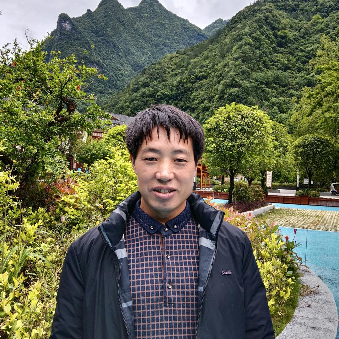 土蜂蜜  唱歌聊天主播每晚18点50开