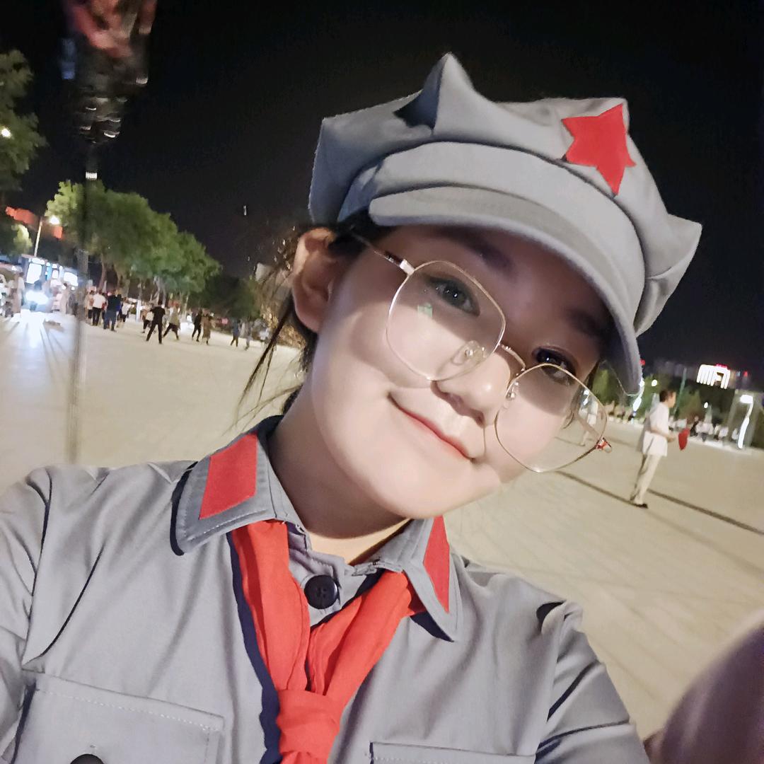 🦋꧔ꦿ᭄💞有范有周₅₂₀