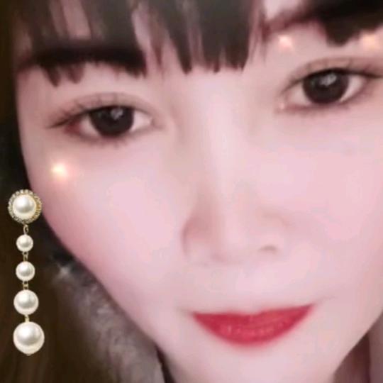 😂爱唱歌的小姐姐😂