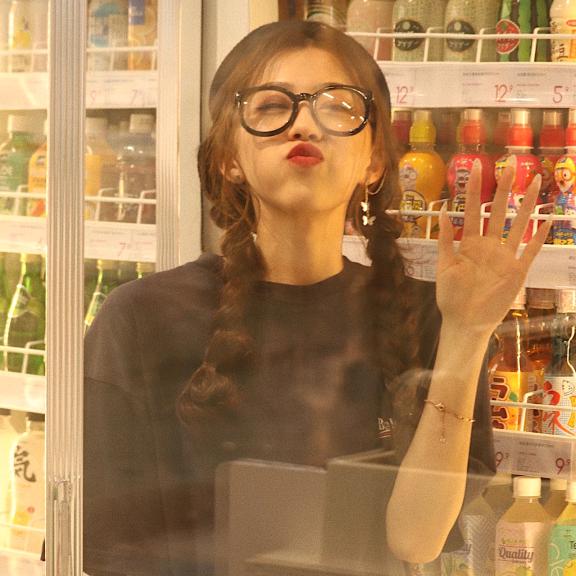 🌈云边有个小卖部