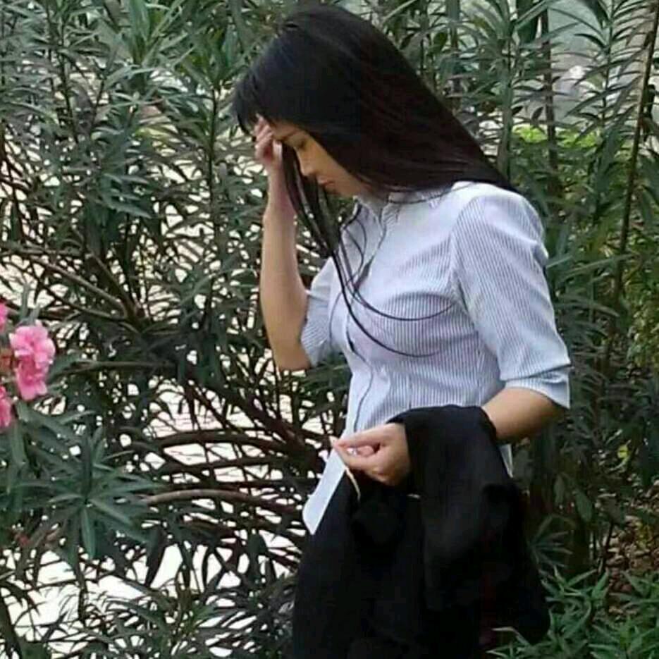 英子