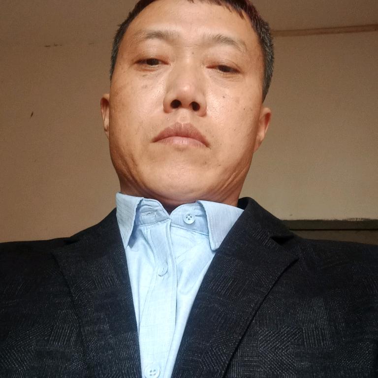 李龙黑