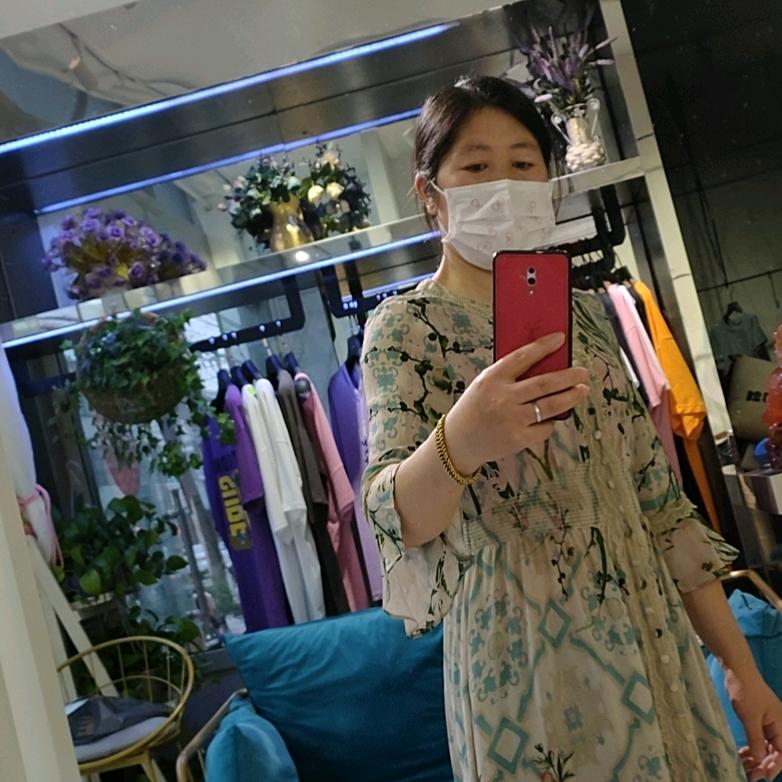 记录美好的开心一家人