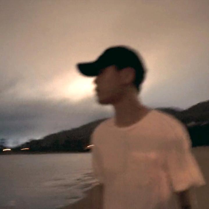 一只会飞的鱼🐟