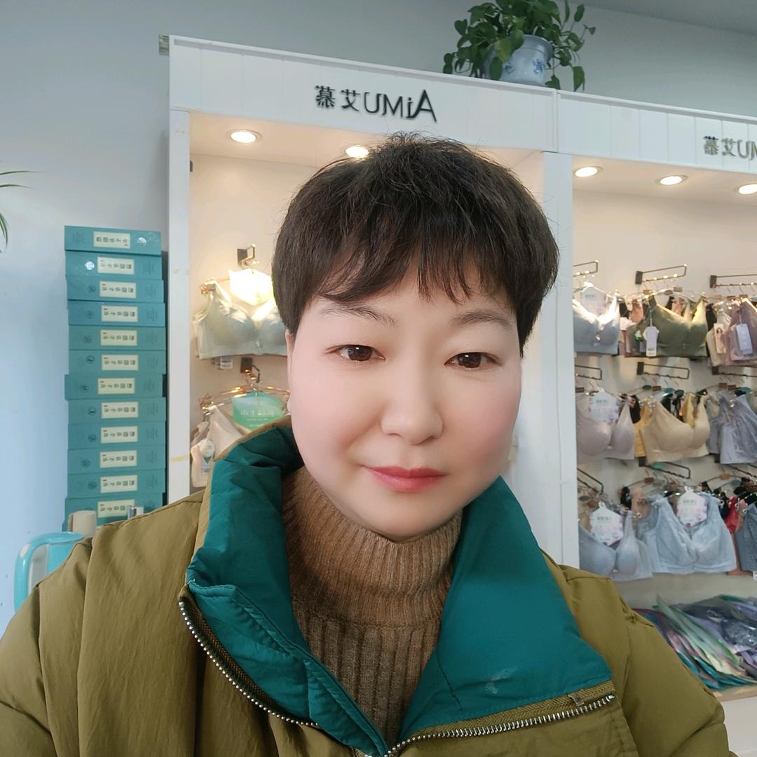 唐河县梅子内衣服装店