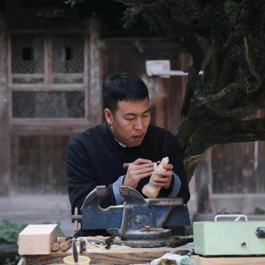 东阳市尚秋木雕创作工作室