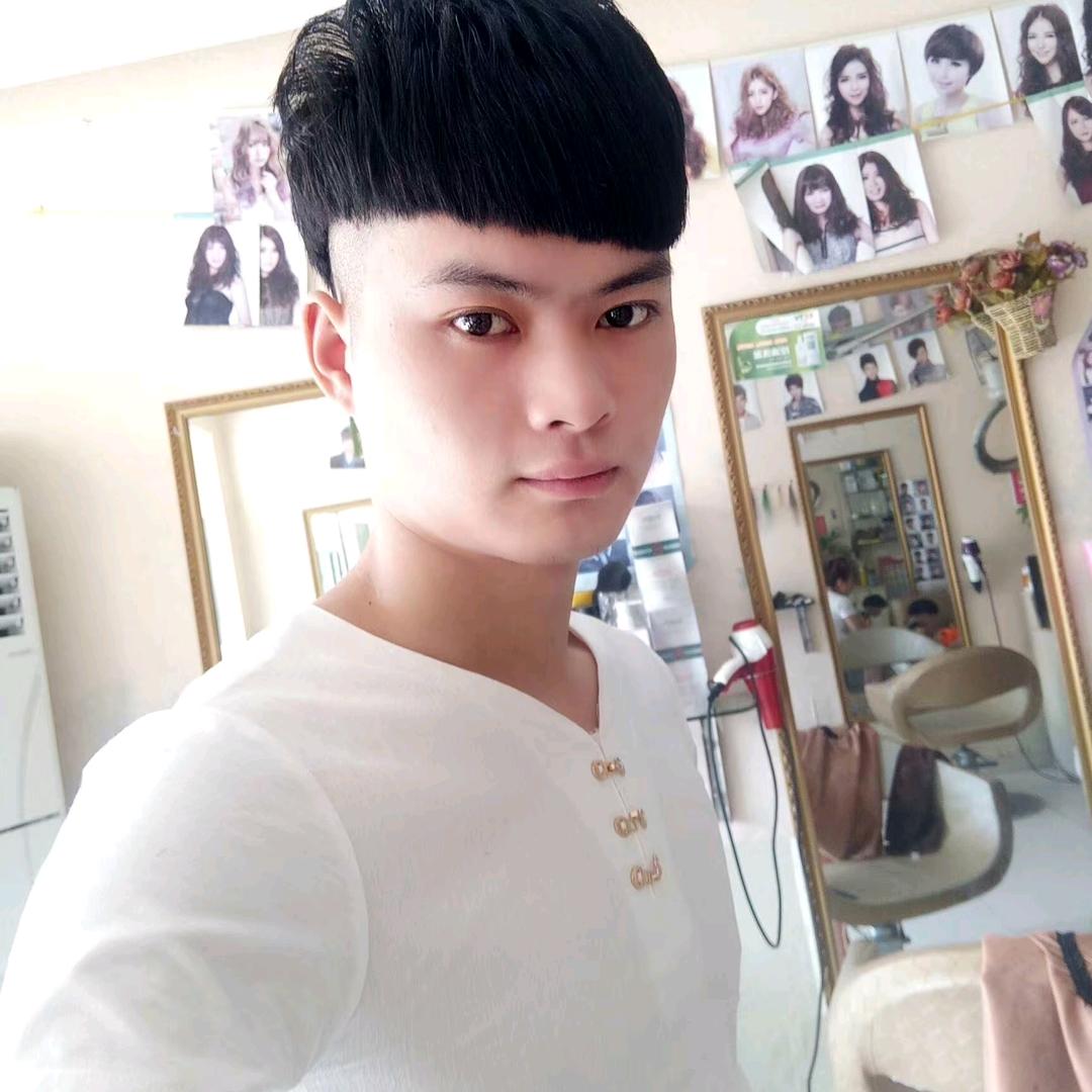 ╭(╯光か影╰)╮