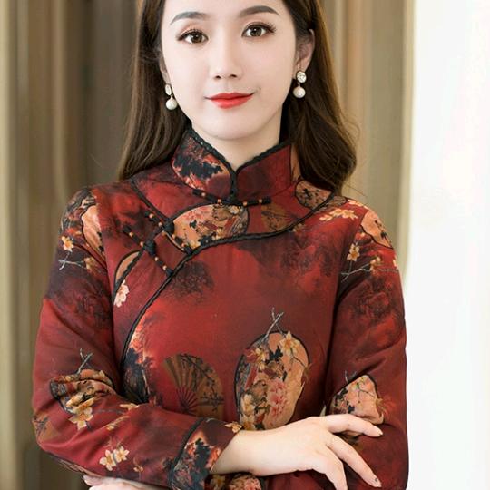 缀美旗袍