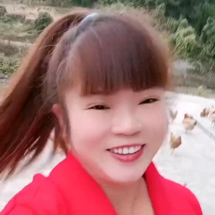 兰姐(爱唱歌)