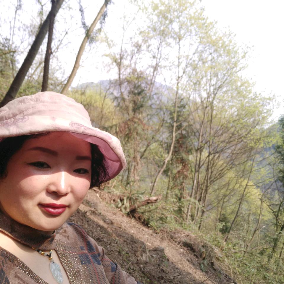 山里妹子爱唱歌，不定时试播。