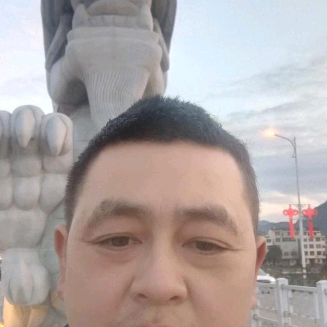 坚强人李