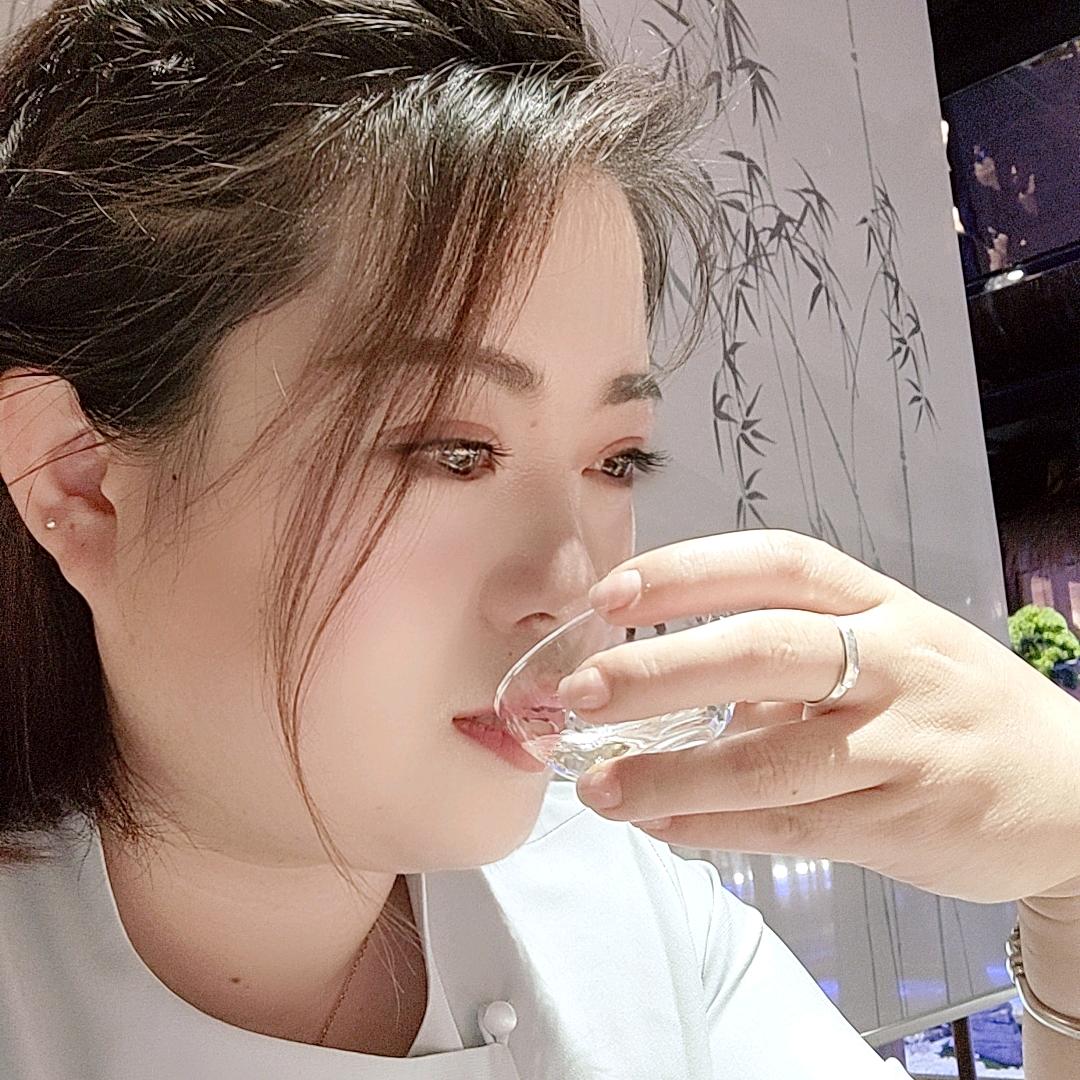 会泡茶的厨子(˵¯͒〰¯͒˵)