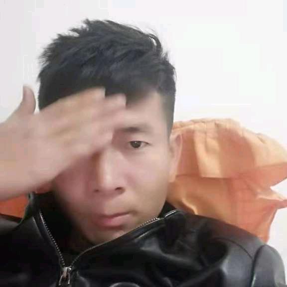 大脸猫爱吃鱼😽