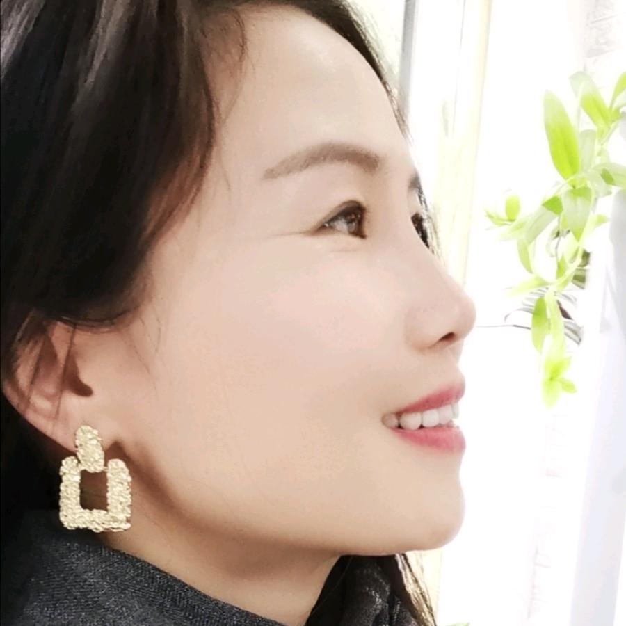 魅女人服装商行