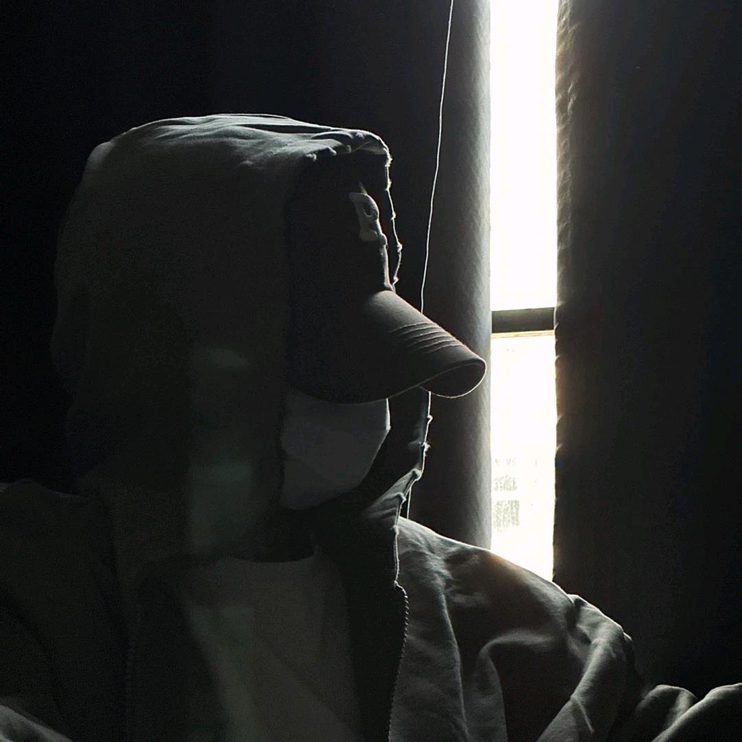 屋頂上的拾荒人