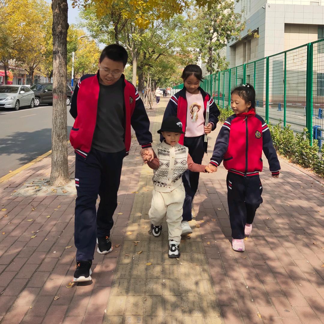 满糖月晨峰的保姆