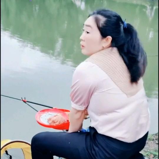 女钓手张姐